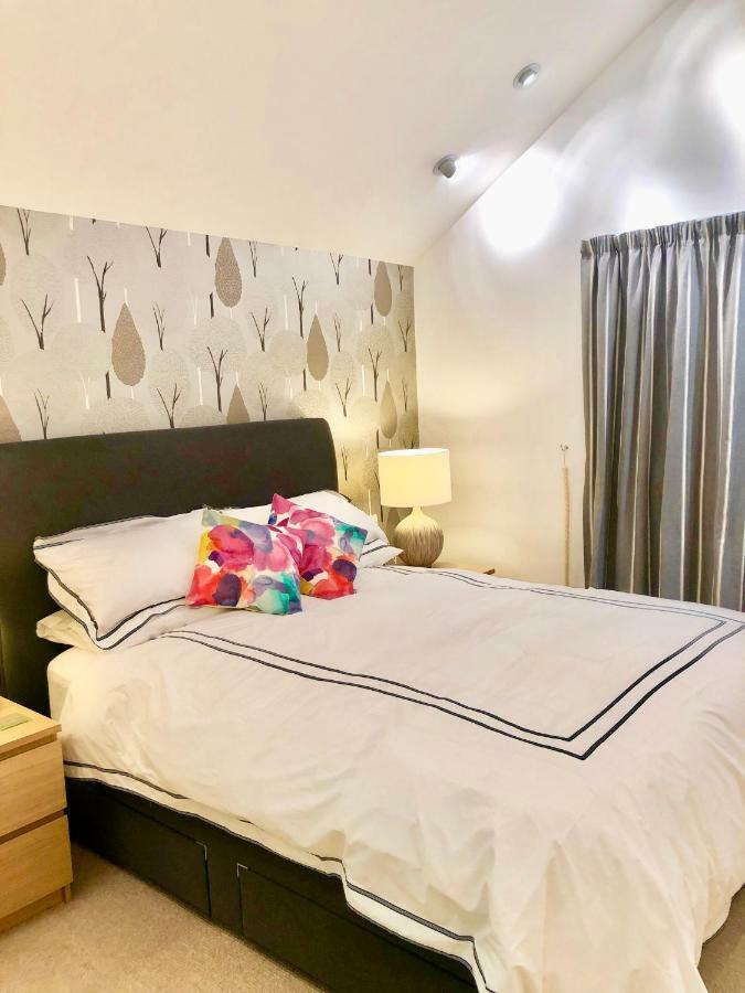 Laurels Bed & Breakfast Felsted Екстериор снимка