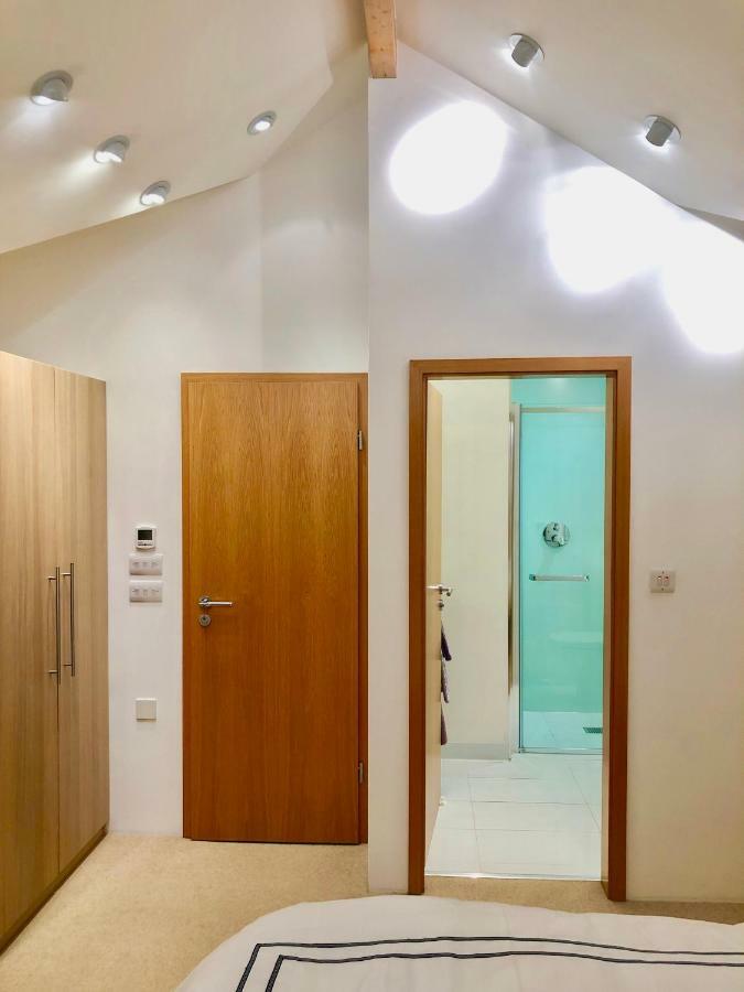 Laurels Bed & Breakfast Felsted Екстериор снимка